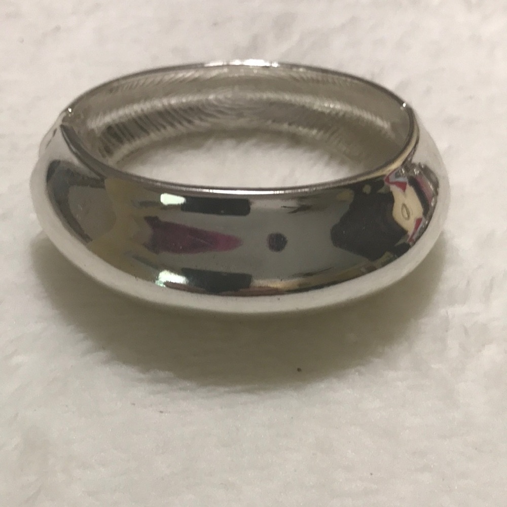 | NWOT Chico’s Silver Bangle Bracelet